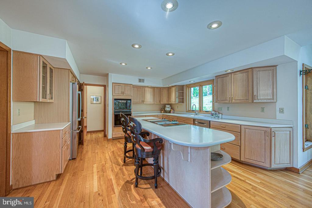 635 N HEILBRON DRIVE