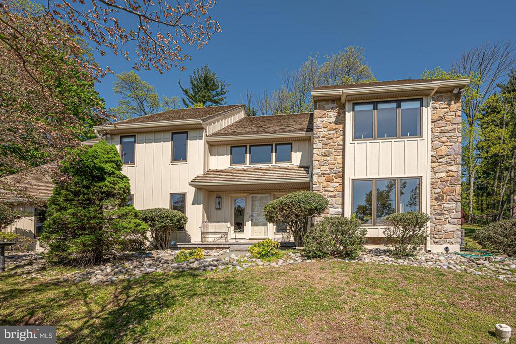 635 N HEILBRON DRIVE