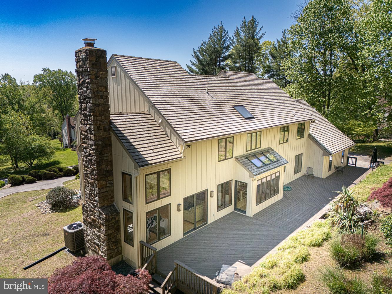 635 N HEILBRON DRIVE
