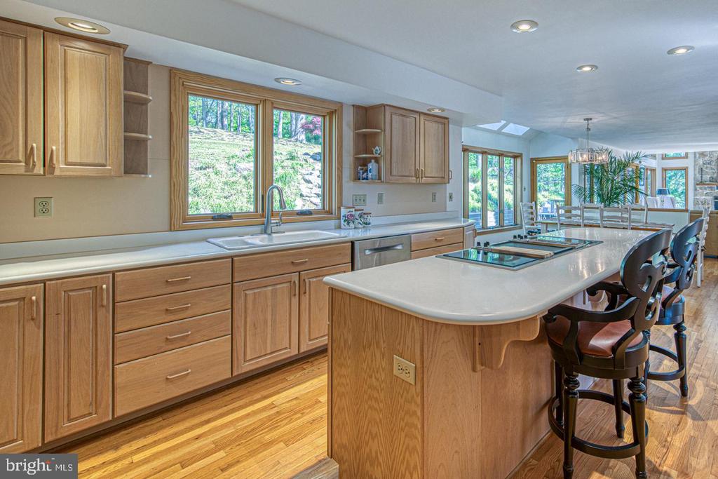 635 N HEILBRON DRIVE