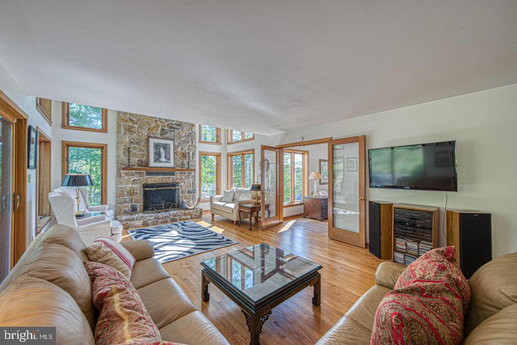 635 N HEILBRON DRIVE