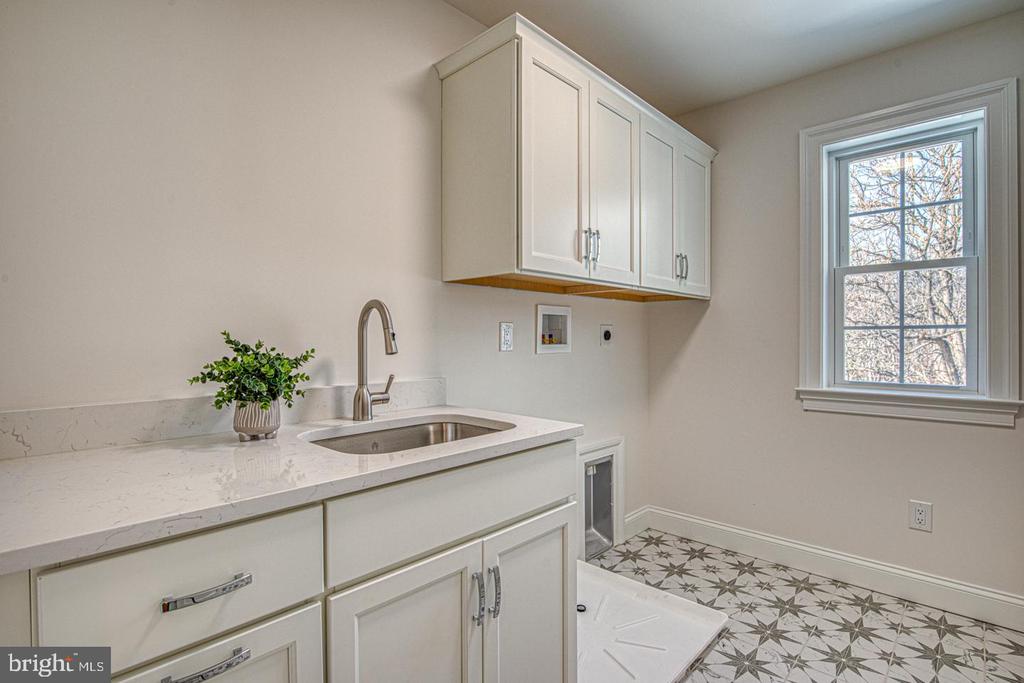 257 GLEN MILLS ROAD D