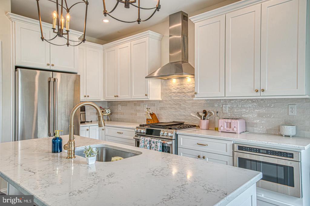 917 S. PROVIDENCE ROAD Unit: LOT 3