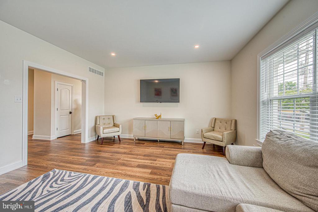 917 S. PROVIDENCE ROAD Unit: LOT 3