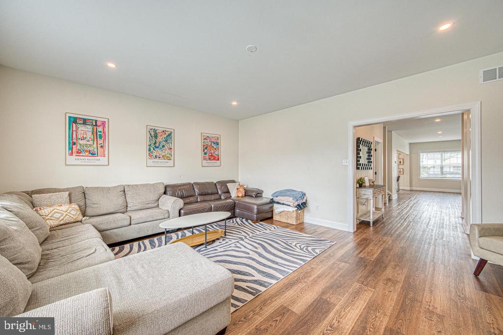 917 S. PROVIDENCE ROAD Unit: LOT 3