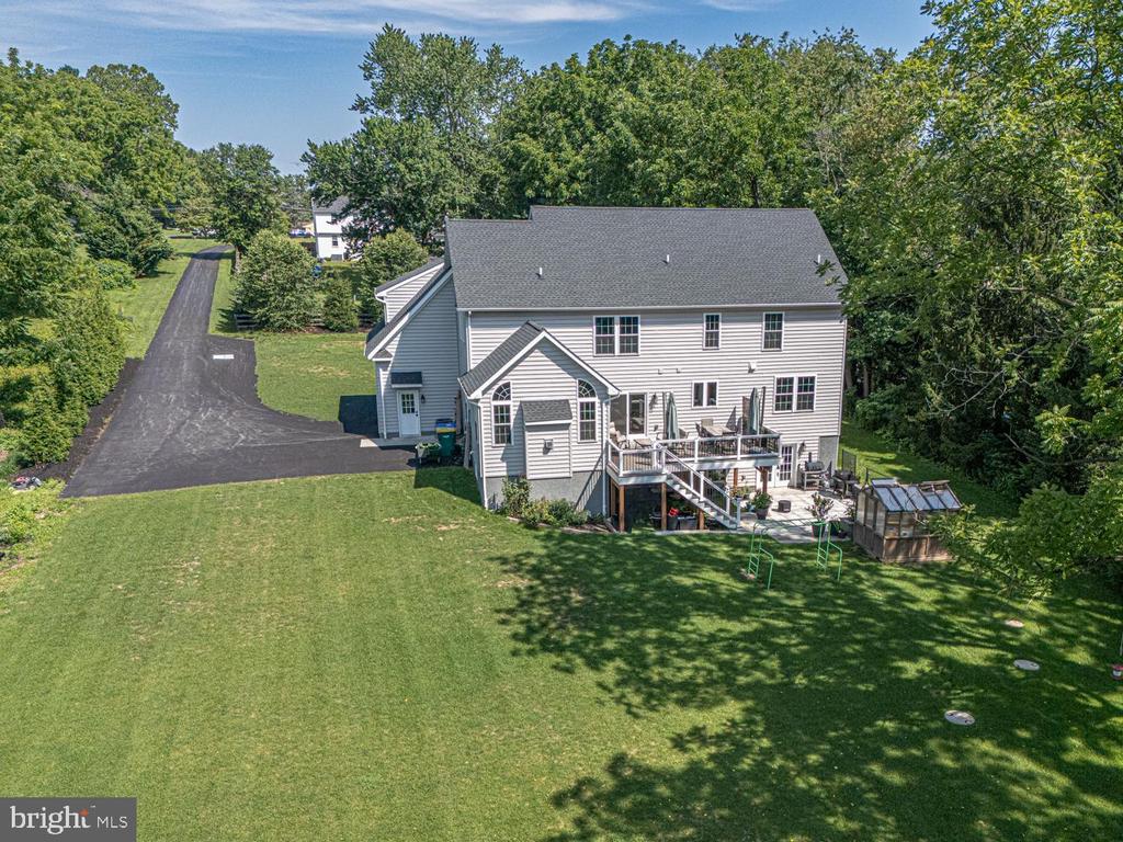 542 SMITHBRIDGE ROAD