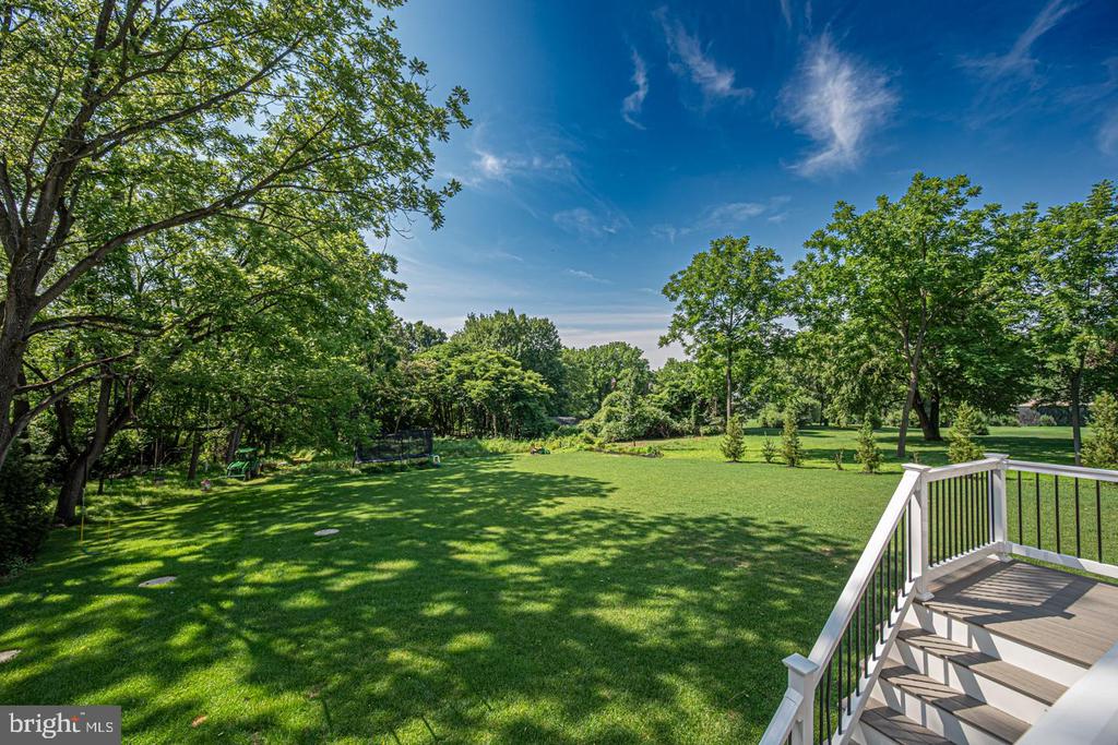 542 SMITHBRIDGE ROAD
