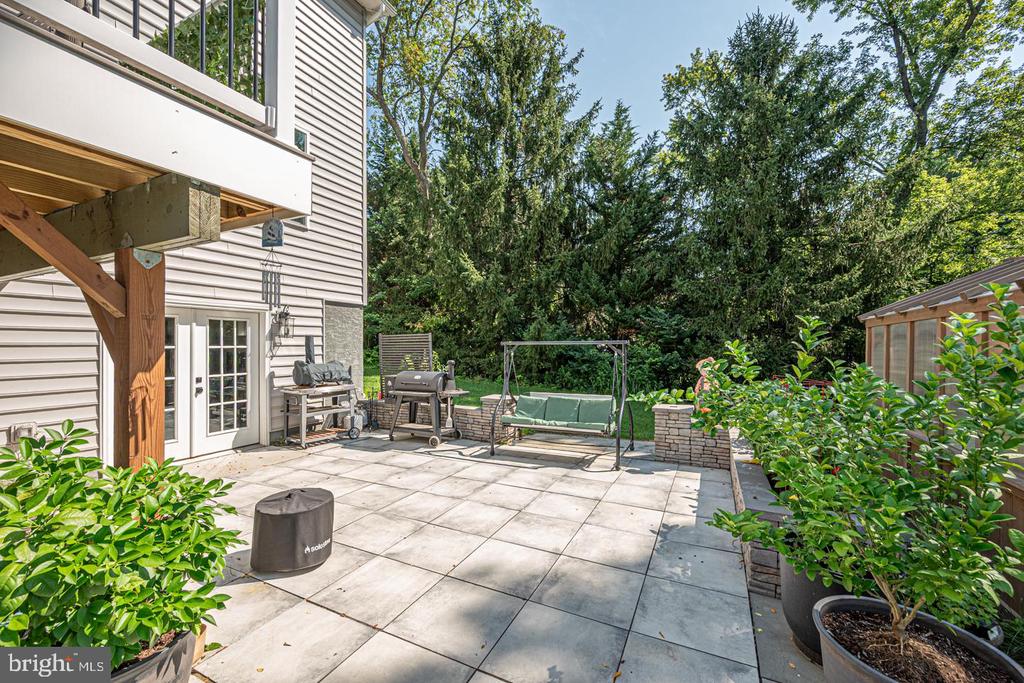 542 SMITHBRIDGE ROAD