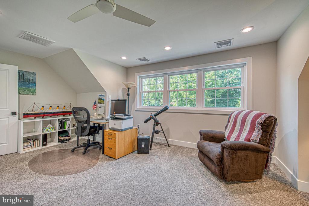 542 SMITHBRIDGE ROAD