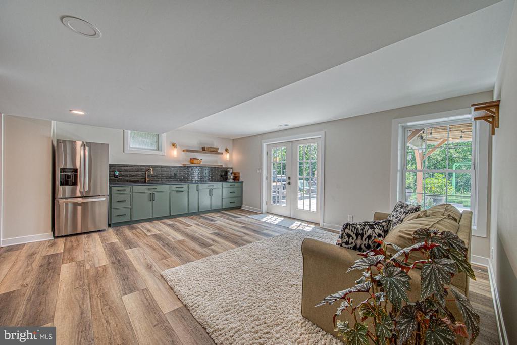542 SMITHBRIDGE ROAD