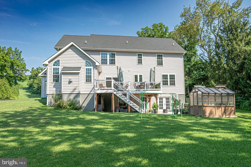 542 SMITHBRIDGE ROAD