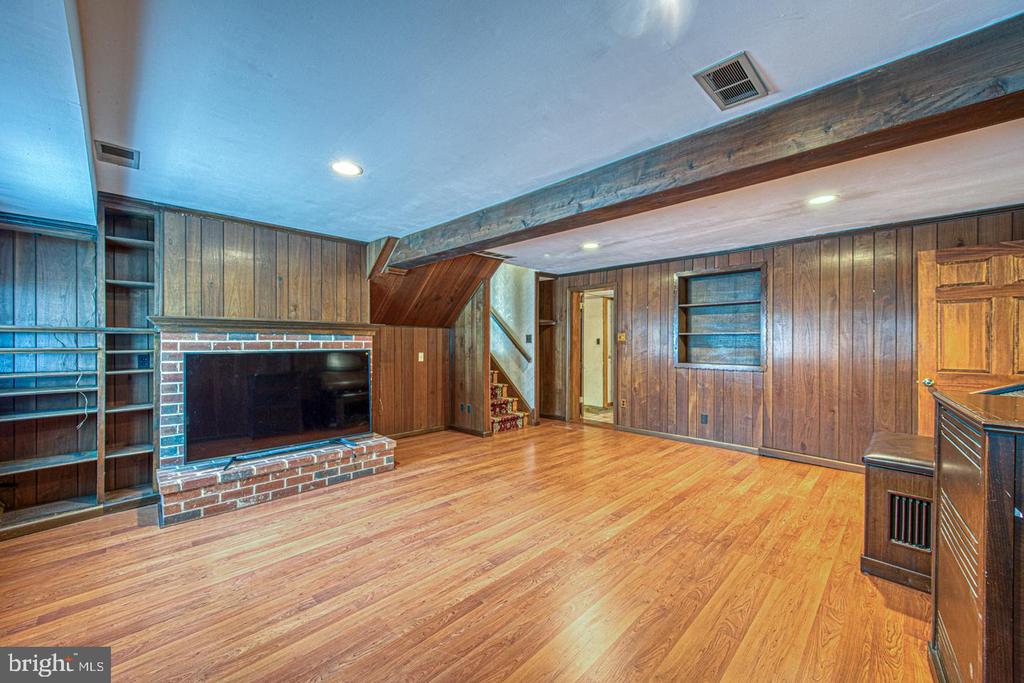 505 CRICKET LANE