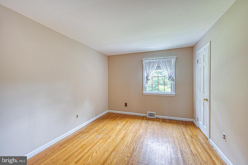 505 CRICKET LANE
