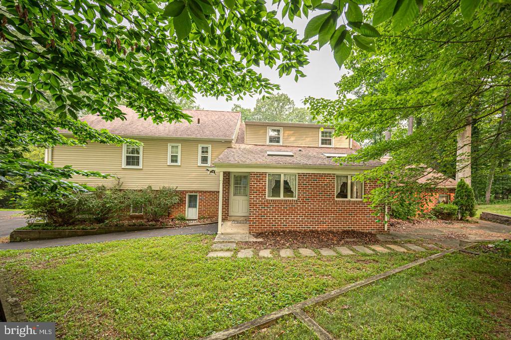 505 CRICKET LANE