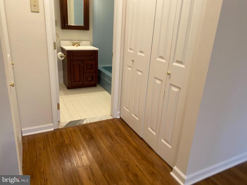 20 DOUGHERTY BOULEVARD Unit: M5