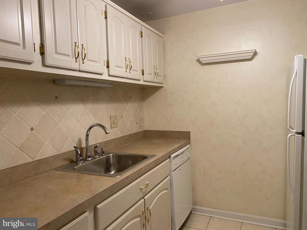 20 DOUGHERTY BOULEVARD Unit: M5