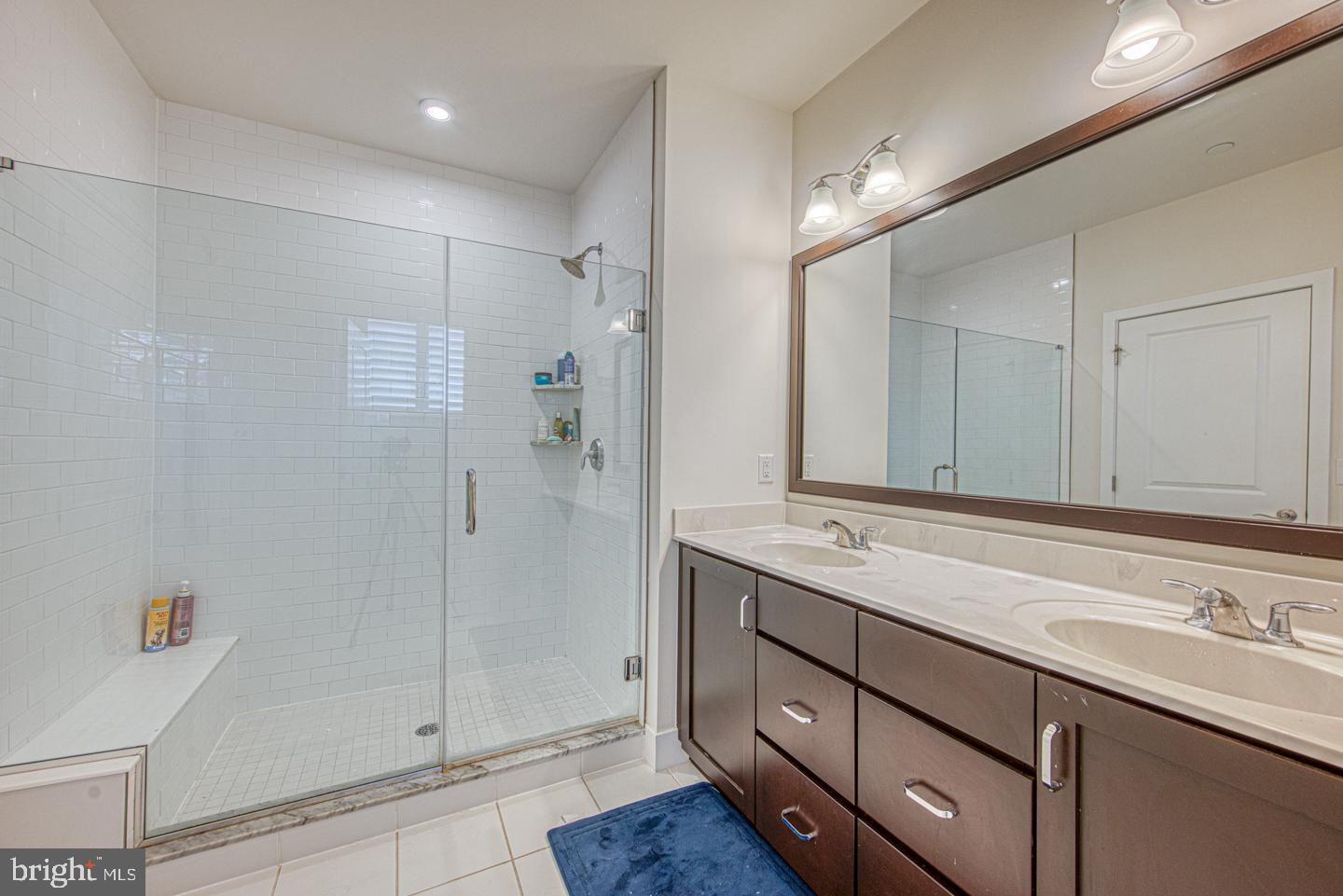 1001 Lakeview Ct #1001