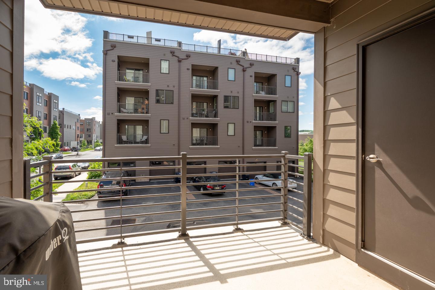 1001 Lakeview Ct #1001