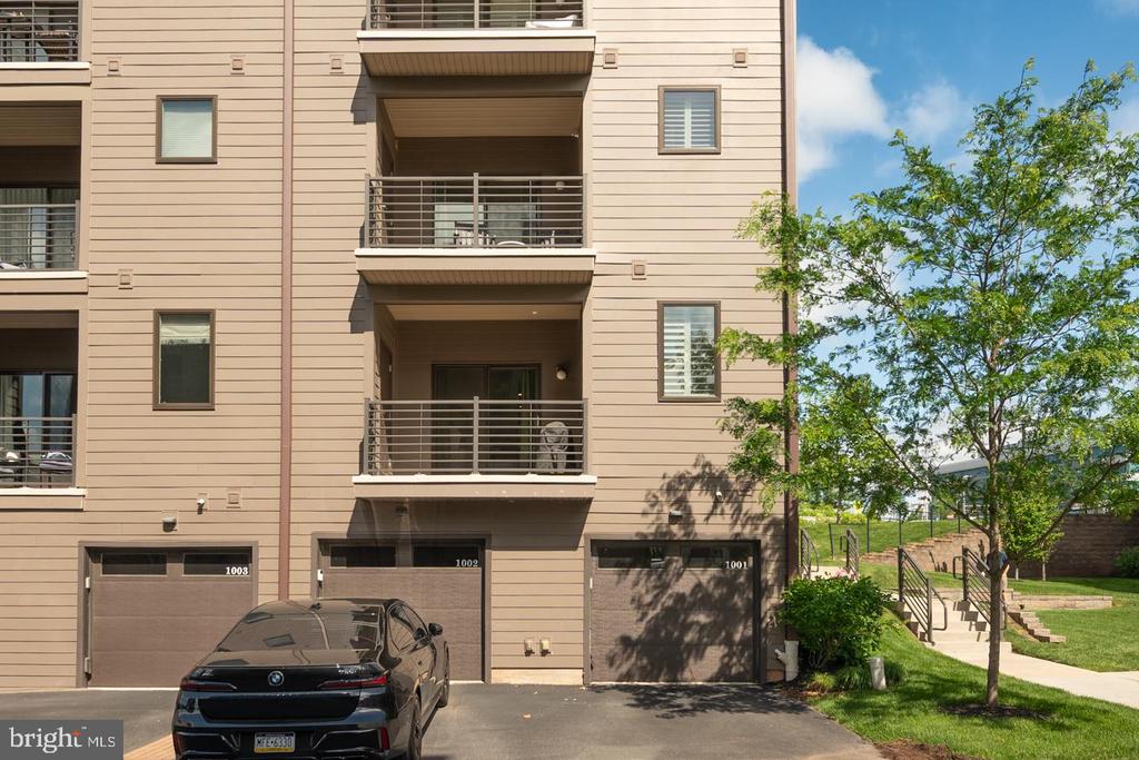 1001 LAKEVIEW CT #1001