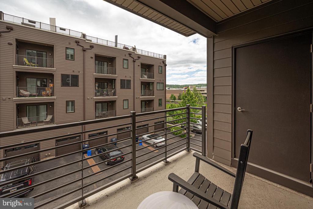 1001 LAKEVIEW CT #1001