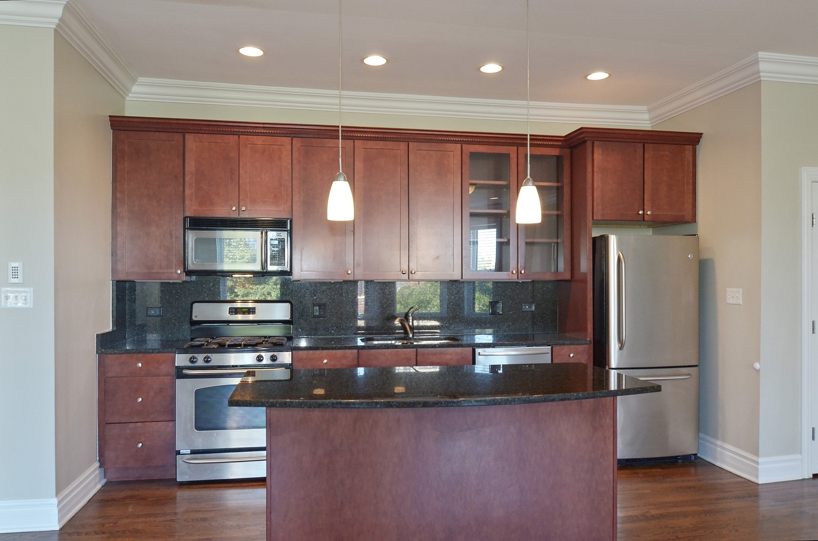 1717 N Crilly Court Unit: 4