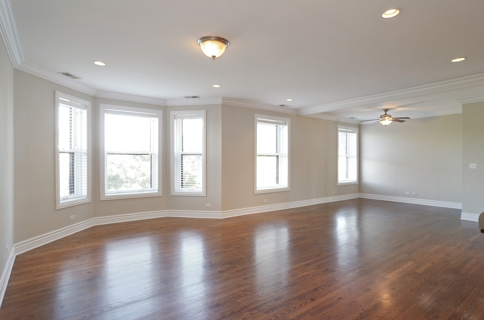 1717 N Crilly Court Unit: 4