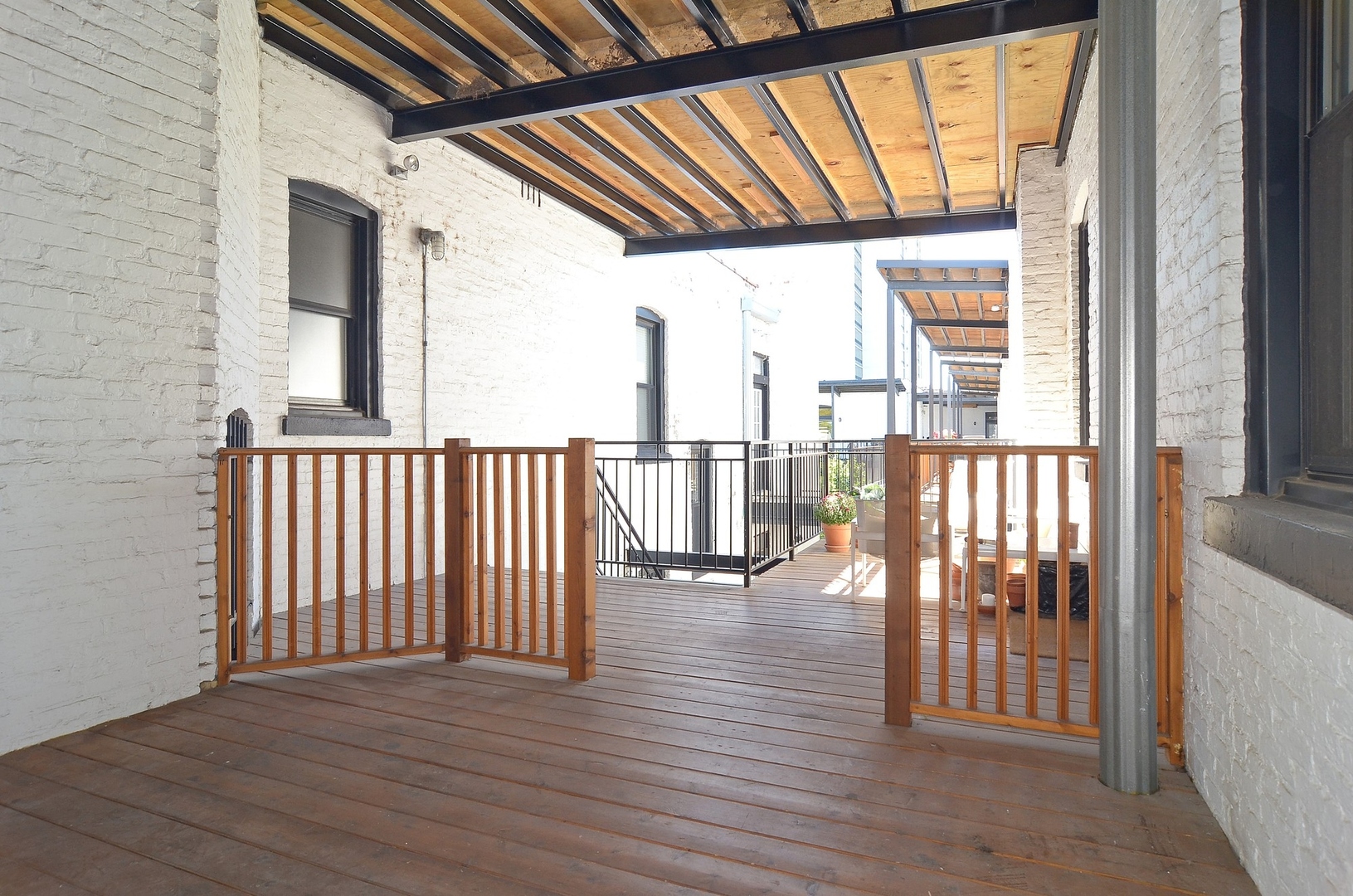 1717 N Crilly Court Unit: 4