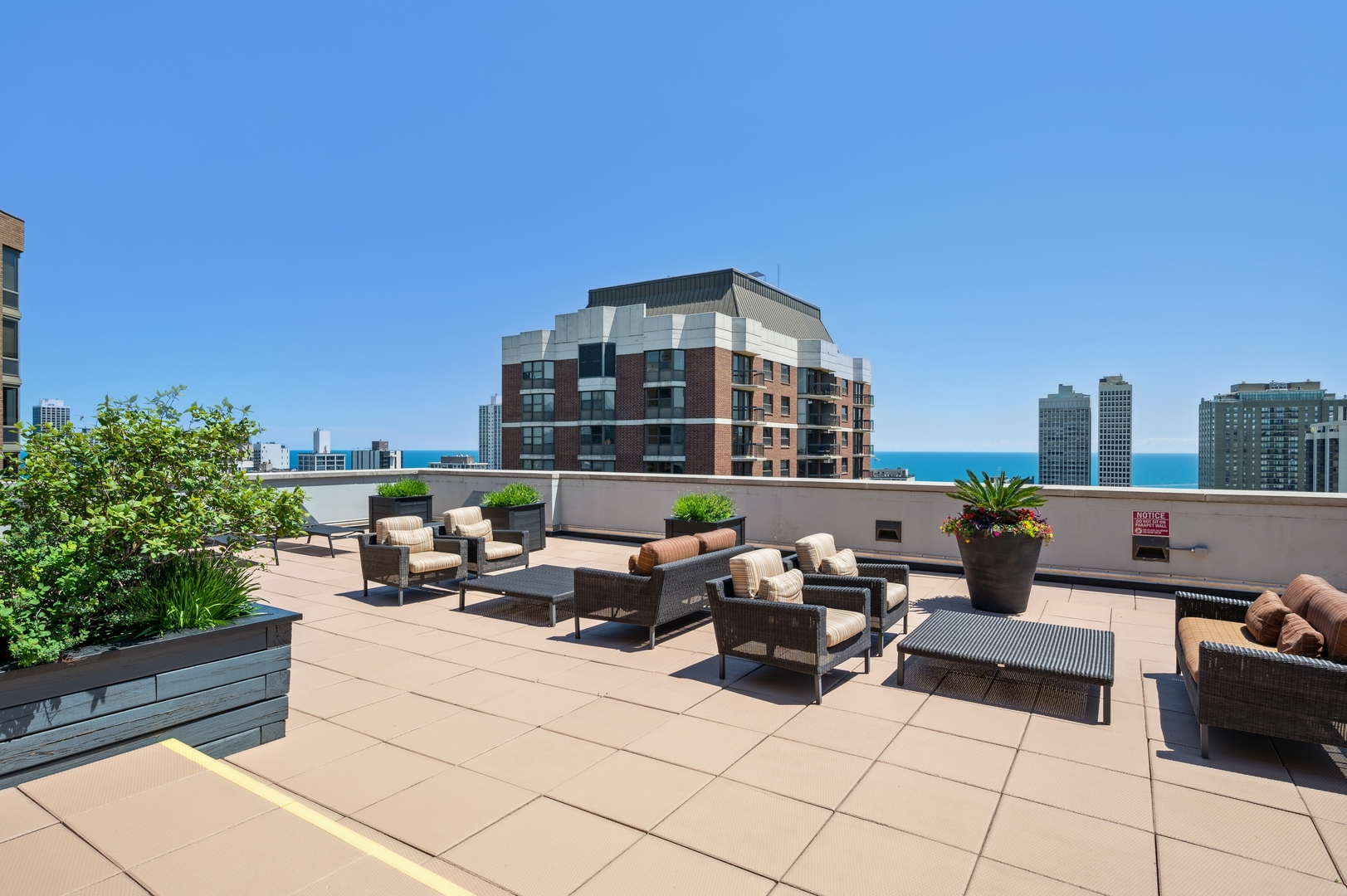 1122 N Dearborn Street Unit: 16H