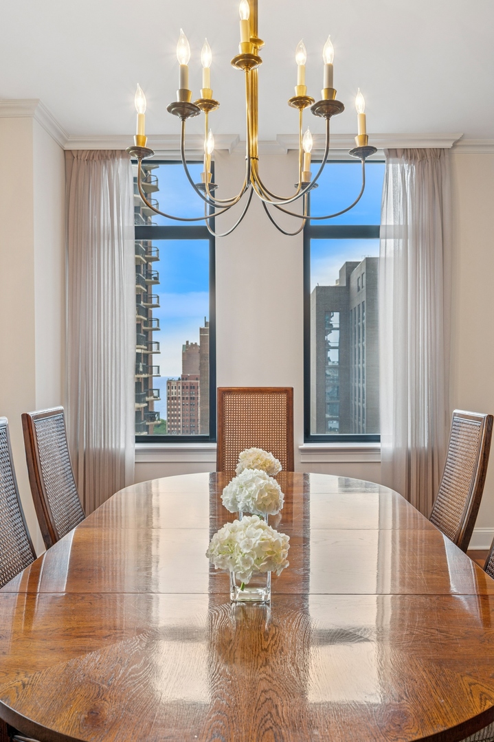 1122 N Dearborn Street Unit: 16H