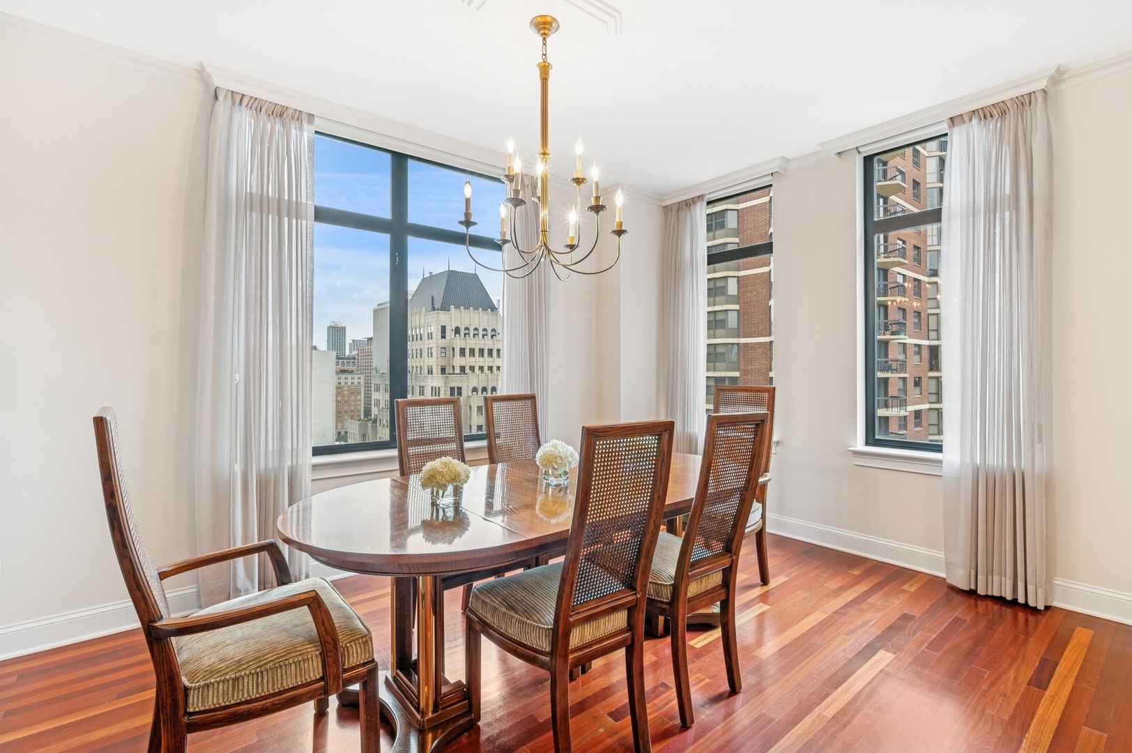 1122 N Dearborn Street Unit: 16H