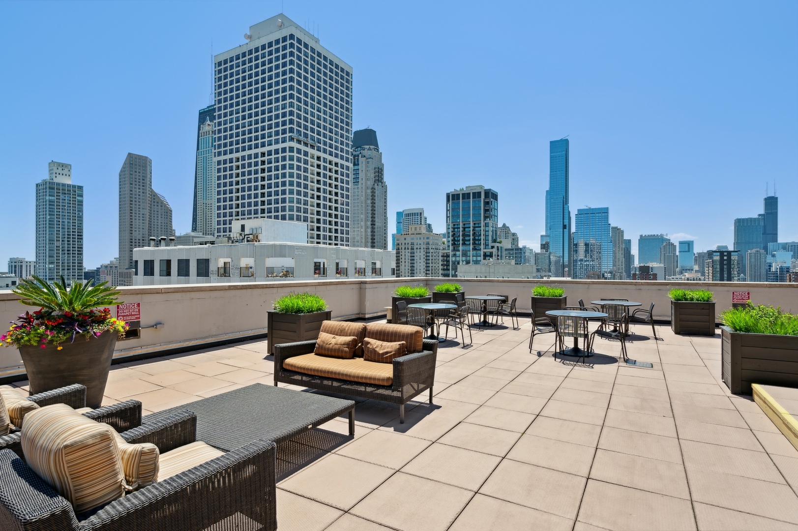 1122 N Dearborn Street Unit: 16H