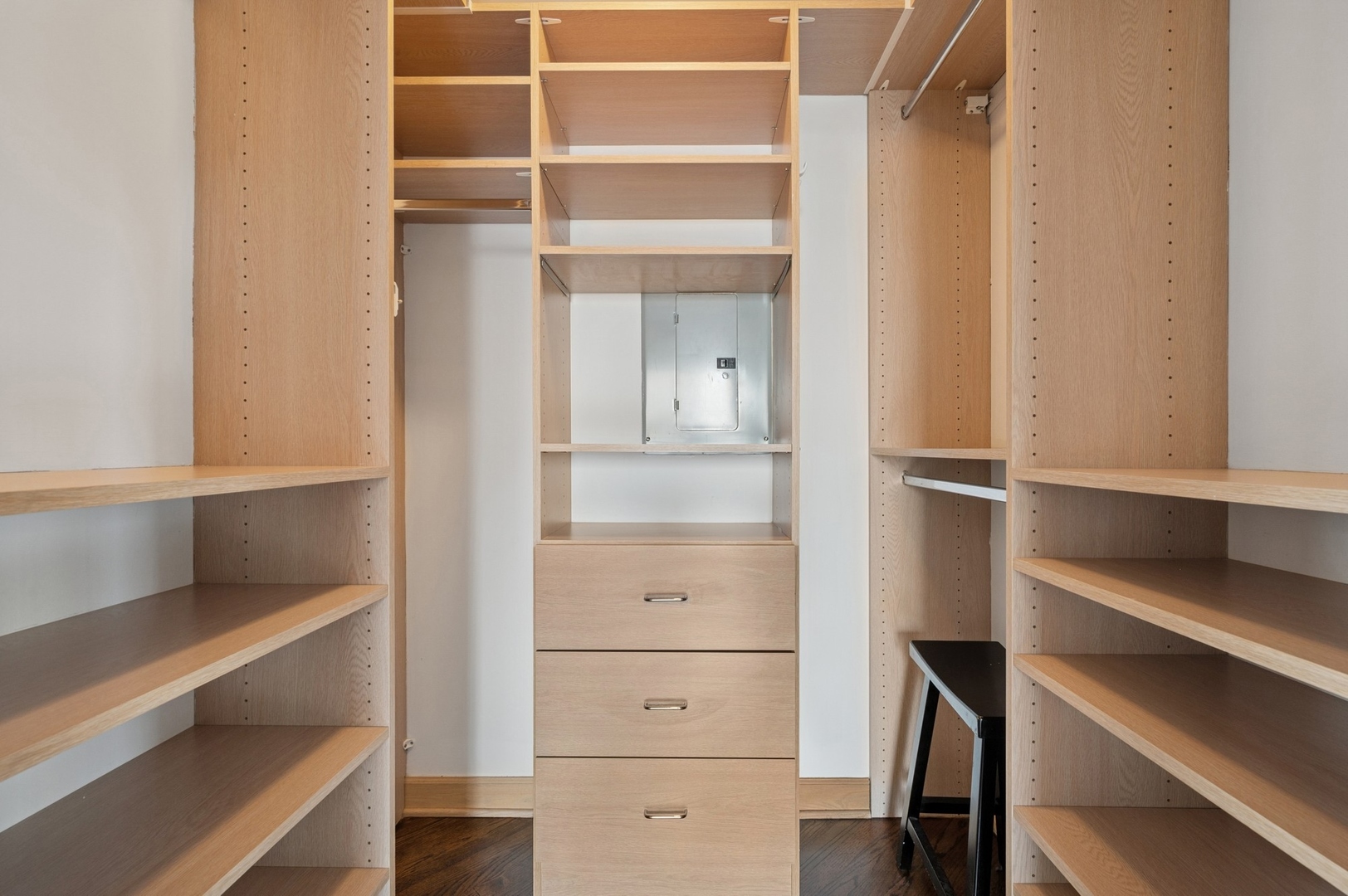 1250 N Dearborn Street Unit: 10B