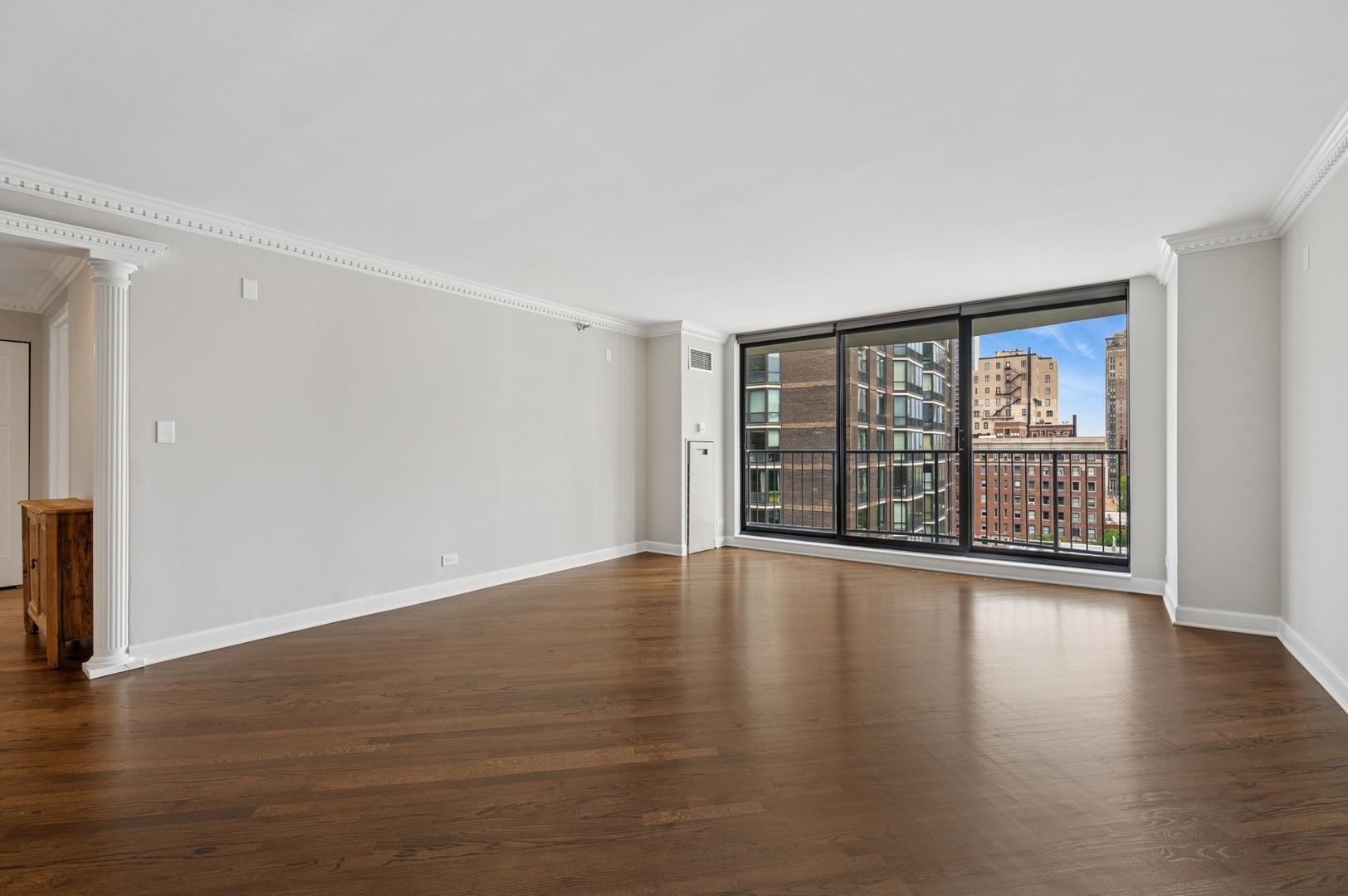 1250 N Dearborn Street Unit: 10B