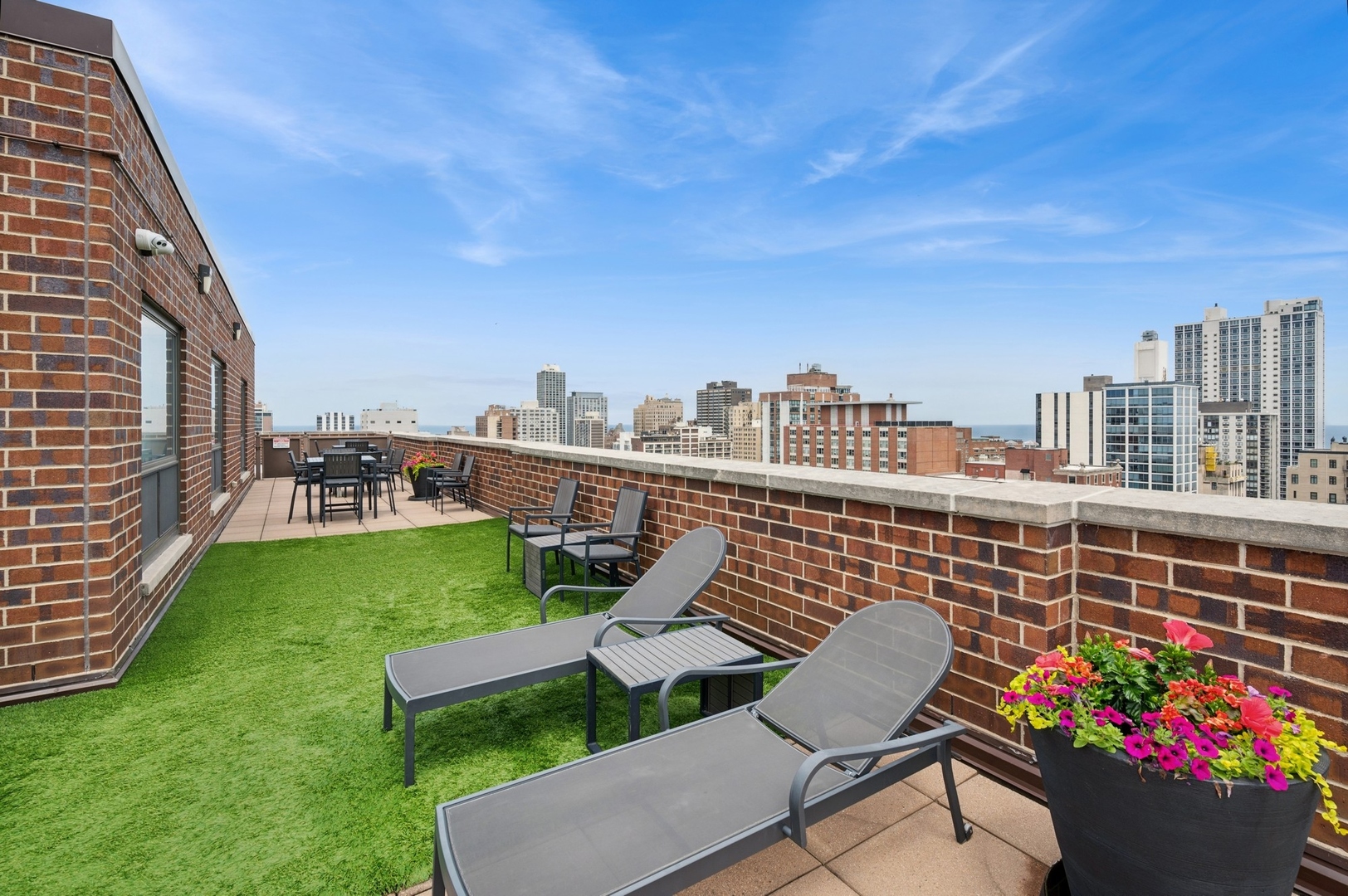 1250 N Dearborn Street Unit: 10B
