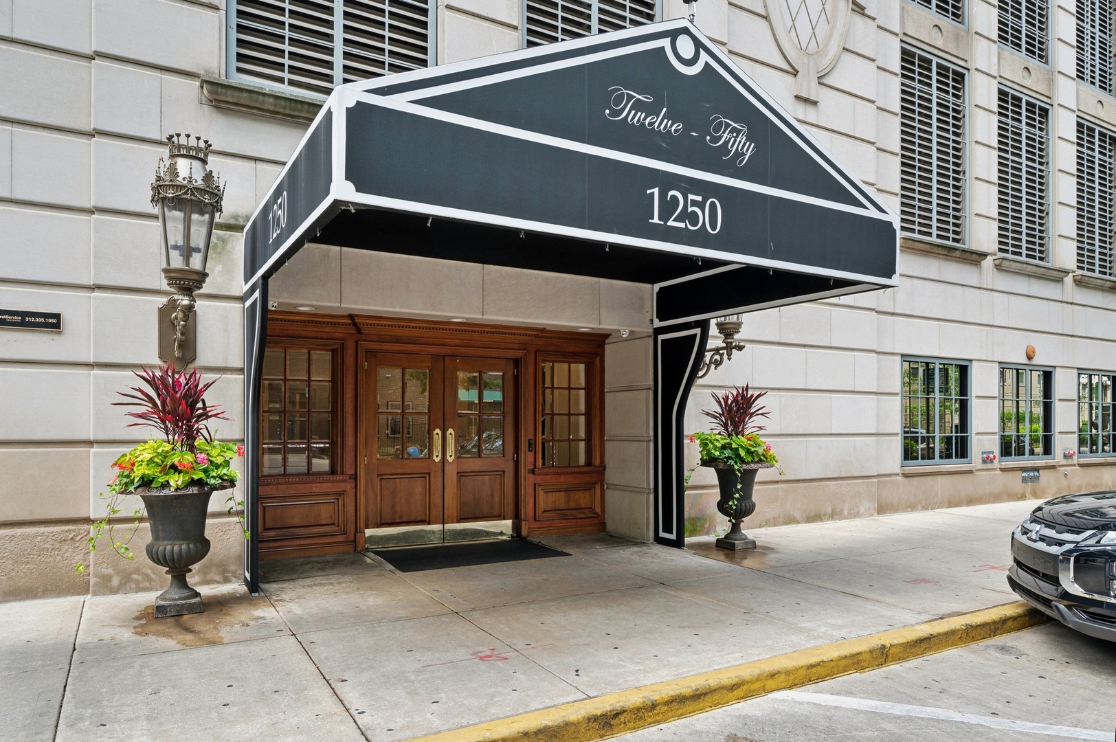 1250 N Dearborn Street Unit: 10B