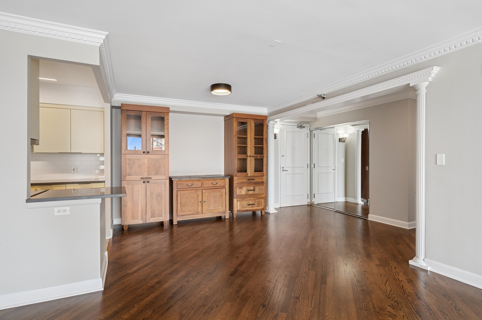 1250 N Dearborn Street Unit: 10B
