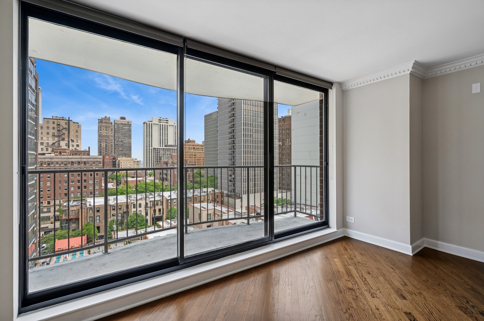 1250 N Dearborn Street Unit: 10B