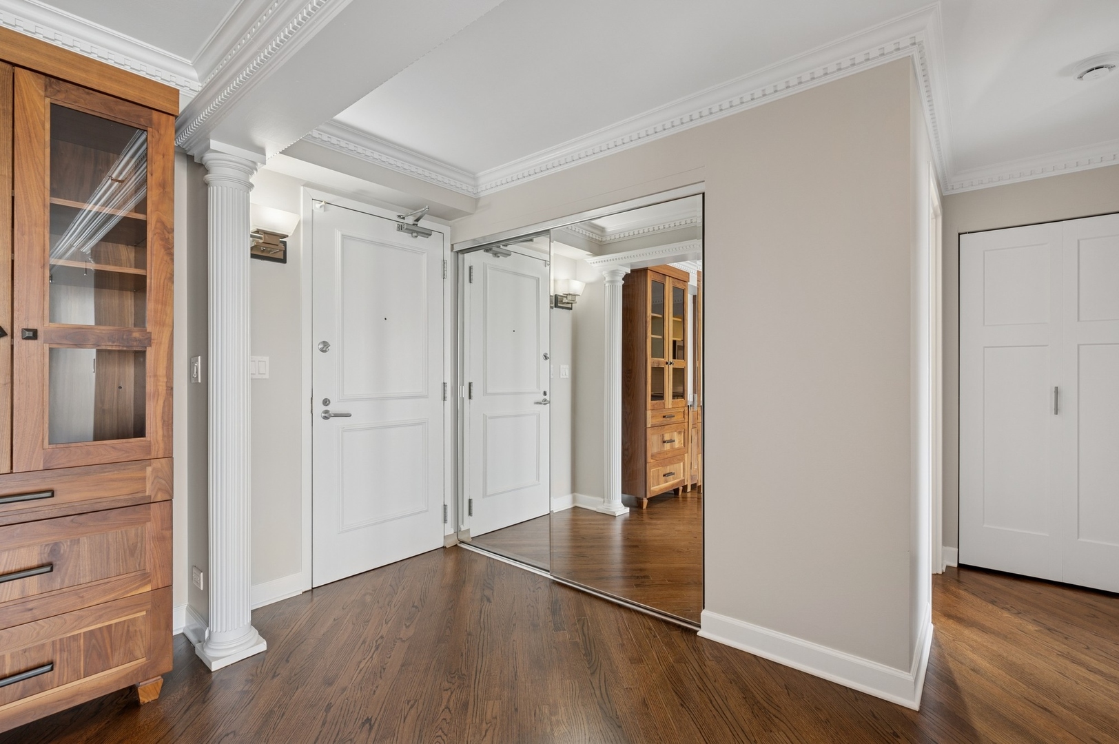 1250 N Dearborn Street Unit: 10B