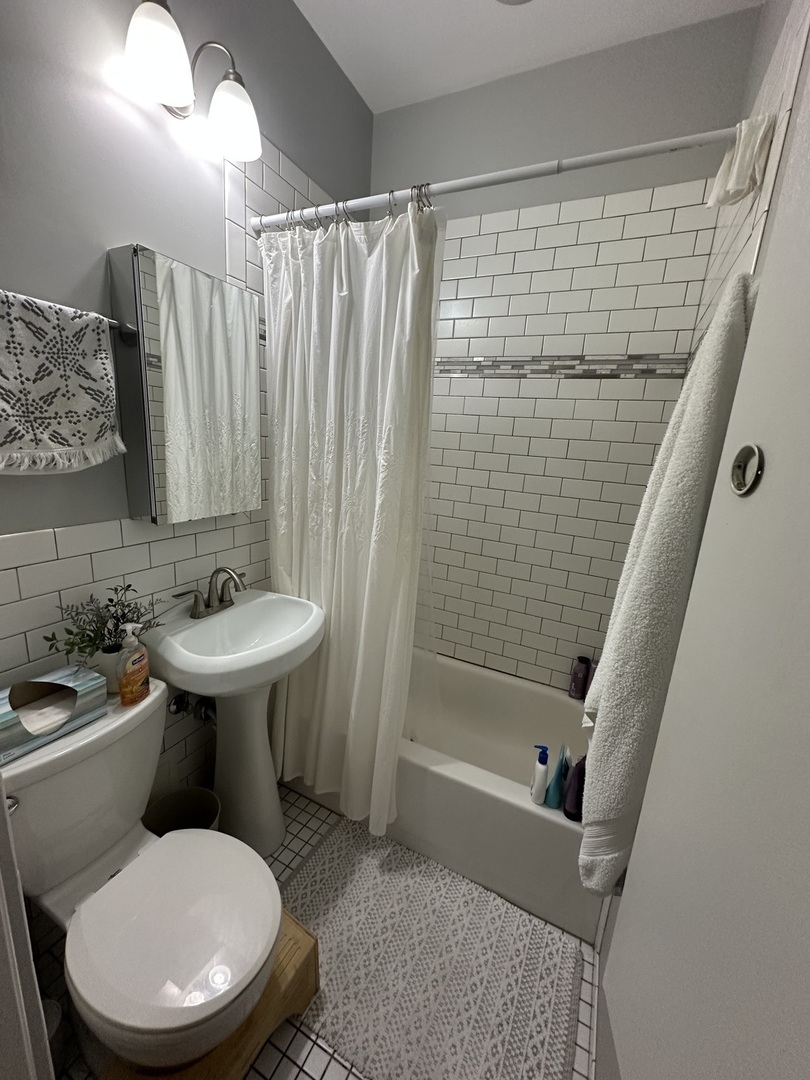 337 W Eugenie Street Unit: 2