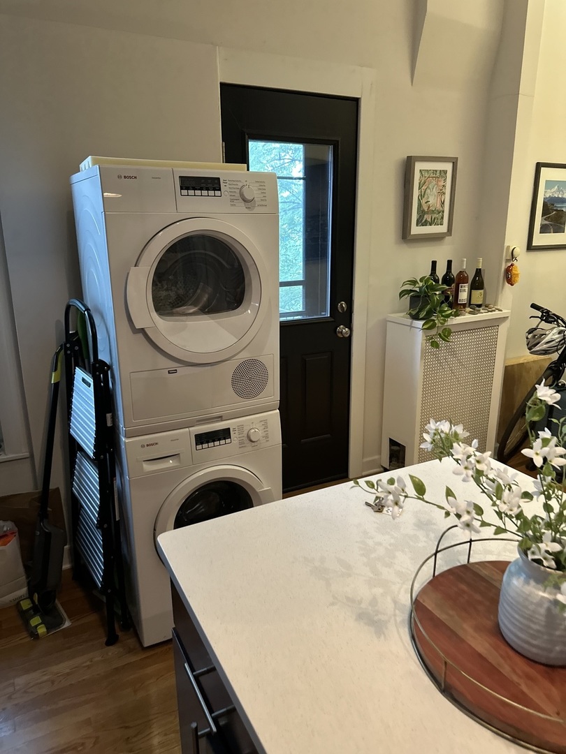 337 W Eugenie Street Unit: 2