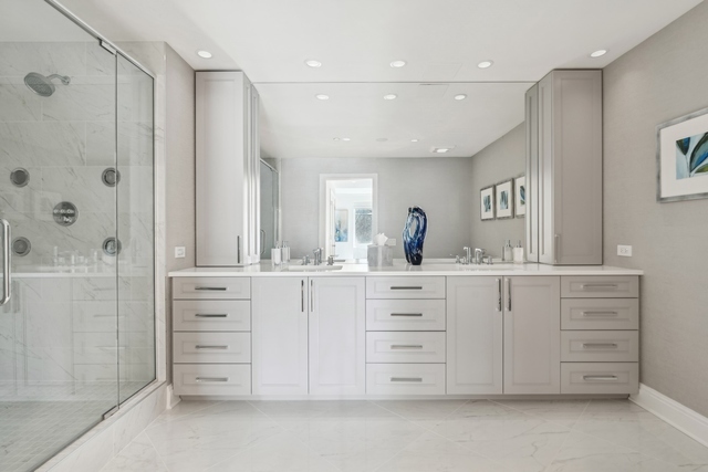 840 N Lake Shore Drive Unit: 302