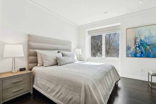 840 N Lake Shore Drive Unit: 302