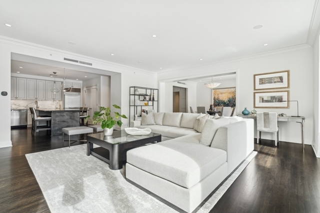840 N Lake Shore Drive Unit: 302