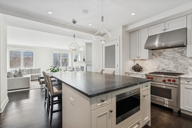 840 N Lake Shore Drive Unit: 302