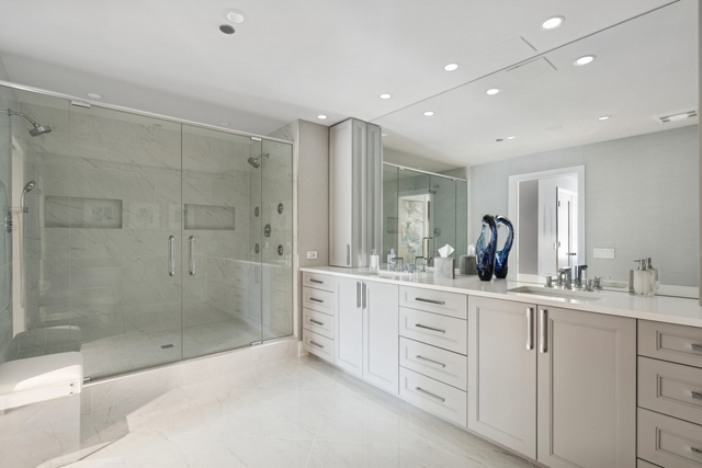 840 N Lake Shore Drive Unit: 302