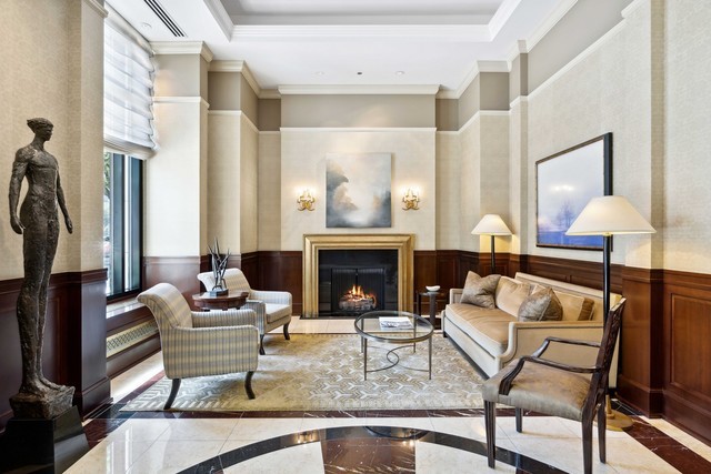 840 N Lake Shore Drive Unit: 302