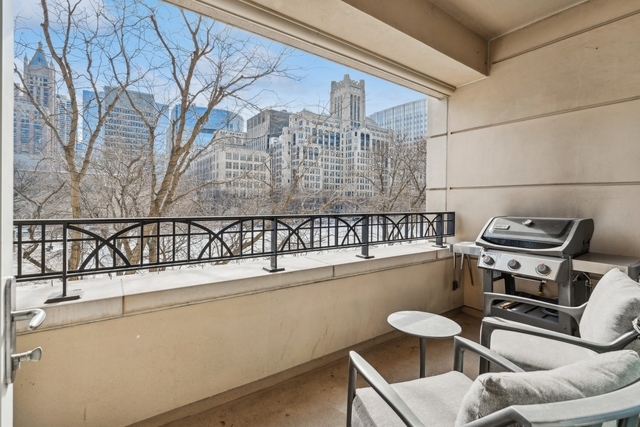 840 N Lake Shore Drive Unit: 302