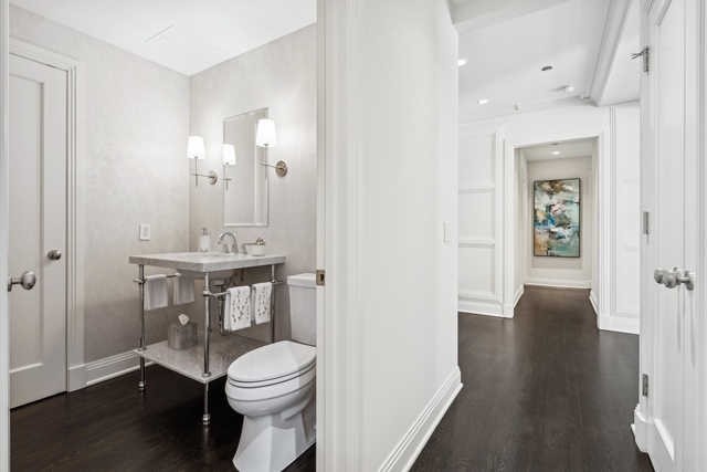 840 N Lake Shore Drive Unit: 302