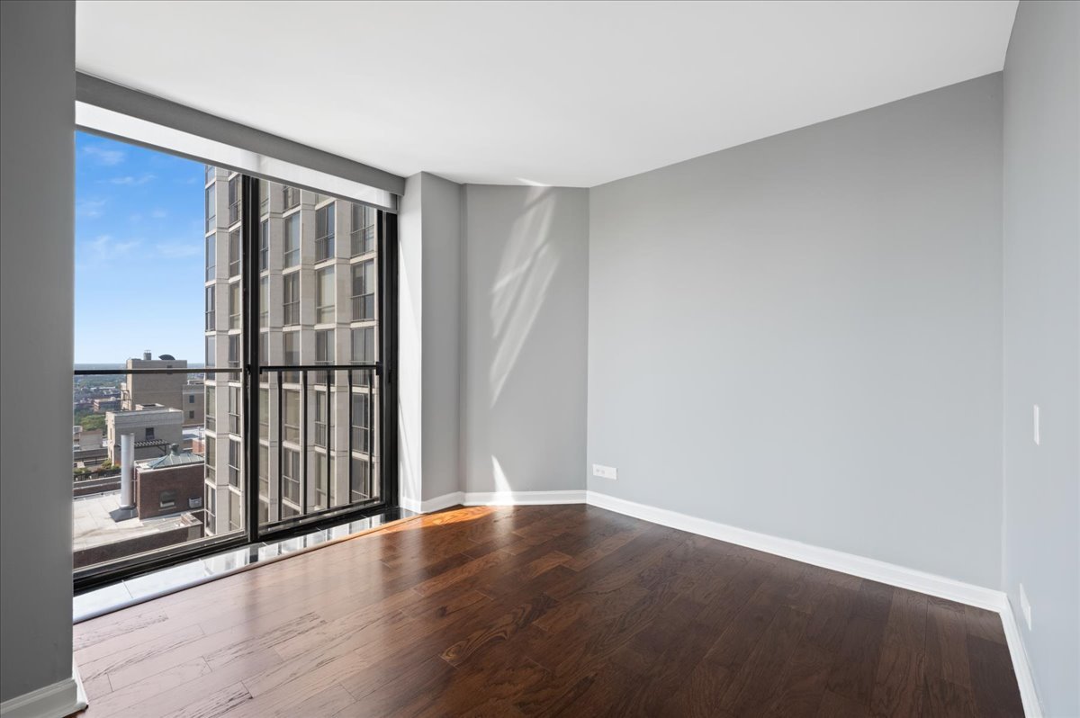 345 W Fullerton Parkway Unit: 2605