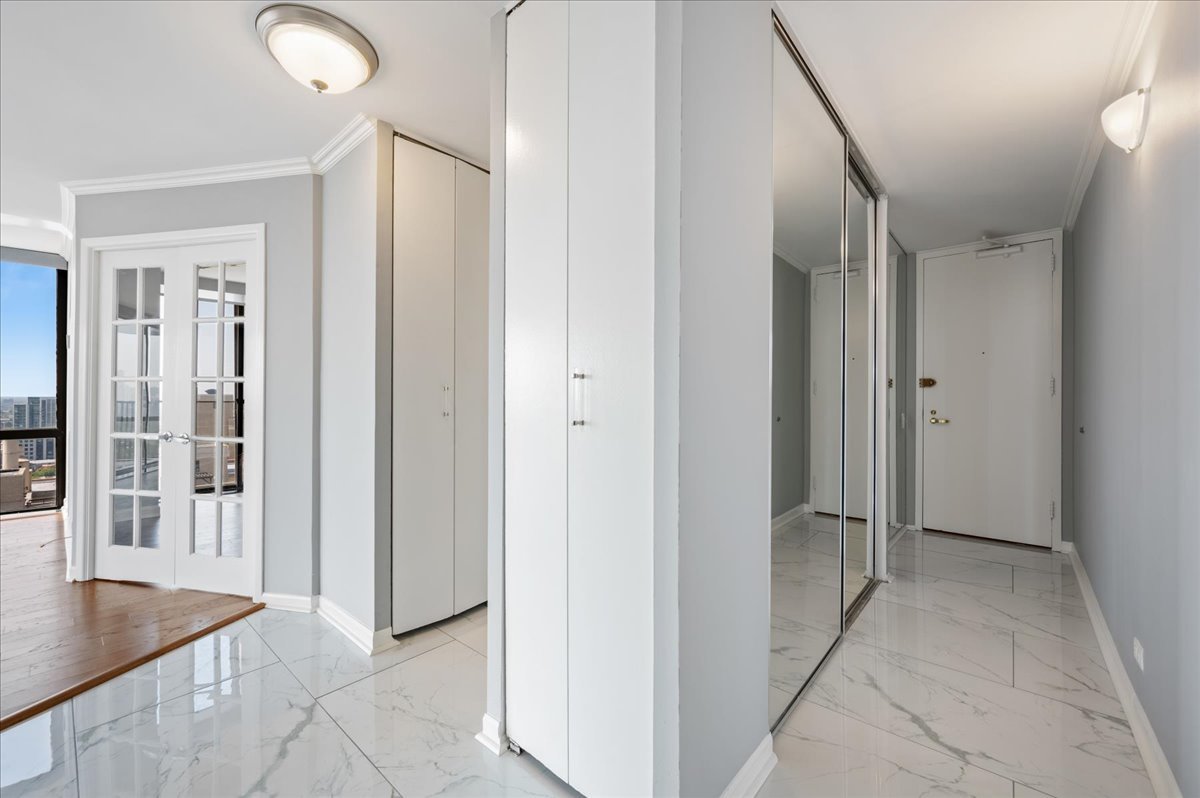 345 W Fullerton Parkway Unit: 2605